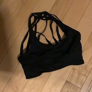 Lululemon bra size 6 never worn free to be moved
